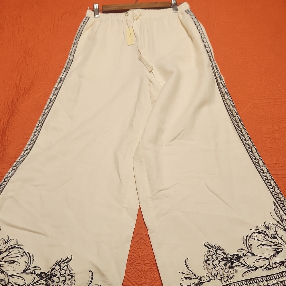 Max Studio Cream Wide-Leg Pants with Black Floral Pattern